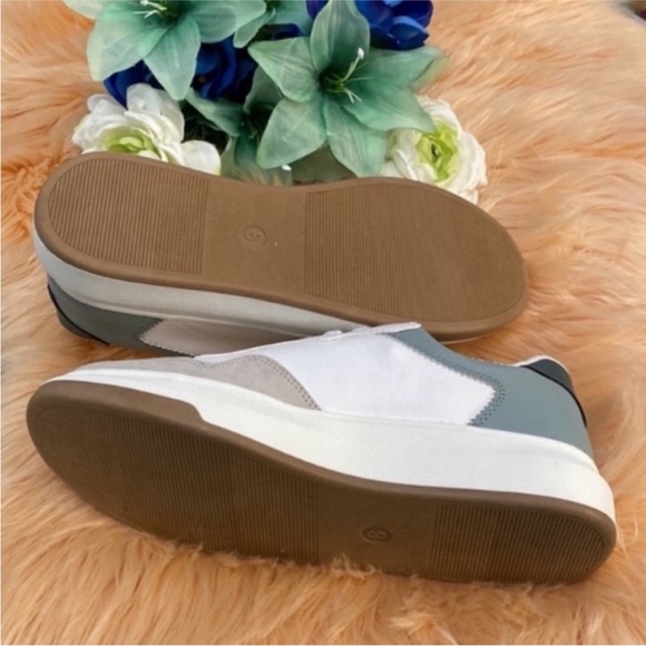 Women’s Lace Up White,Blue,Tan Memory Foam Flora Sneakers NEW! FIRM PERIOD! - Picture 2 of 6